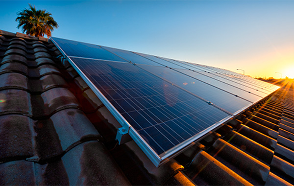 Quels sont les avantages de l’installation de panneaux photovoltaïques chez les particuliers ?